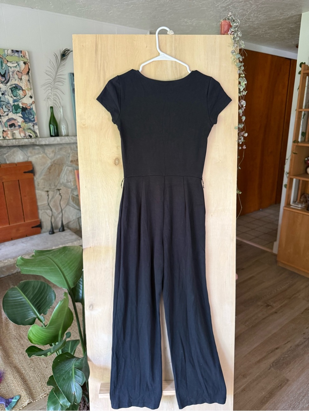 Hollister Women’s Black Short-Sleeve Wrap-Front Jumpsuit size Small - Picture 2 of 4